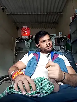 Snapshot of Priynkarani chatting on December 15, 2025, 12:20 pm Priynkarani online show from December 15, 2025, 12:20 pm