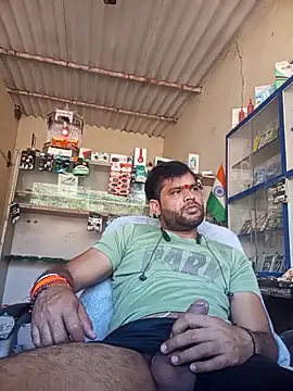 Snapshot of Priynkarani chatting on December 16, 2025, 4:39 am Priynkarani online show from December 16, 2025, 4:39 am