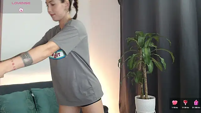 Susana Rios11 online show from November 7, 2025, 7:14 pm