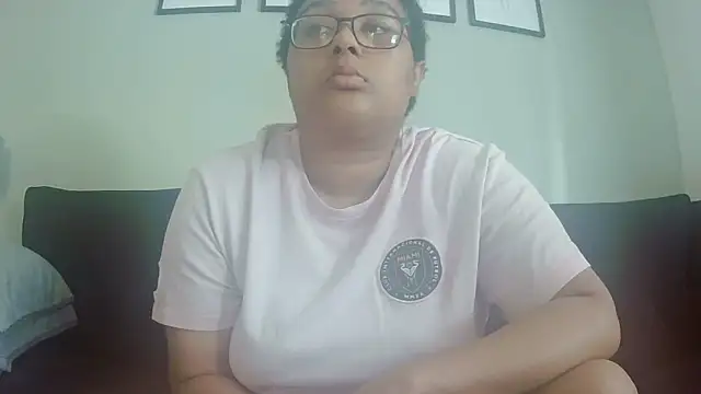 vanilla chocolate23 online show from June 27, 2026, 9:47 am