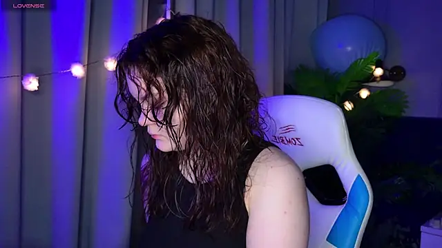 EnnySunrise online show from November 26, 2025, 6:53 pm