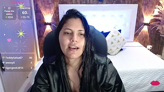 Snapshot of dulce__love69 chatting on December 29, 2024, 12:41 am dulce love69 online show from December 29, 2024, 12:41 am