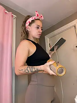 Snapshot of lexybabyxo chatting on May 13, 2026, 12:57 pm lexybabyxo online show from May 13, 2026, 12:57 pm