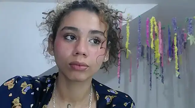 diamonmeli online show from January 27, 2025, 7:46 pm