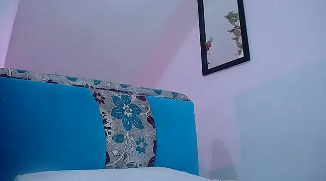 diamonmeli online show from February 5, 2025, 2:37 pm