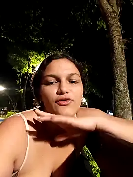 girl milk1 online show from October 27, 2025, 11:41 pm