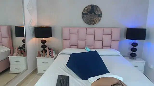 Zoe Vixen online show from February 28, 2025, 8:07 pm