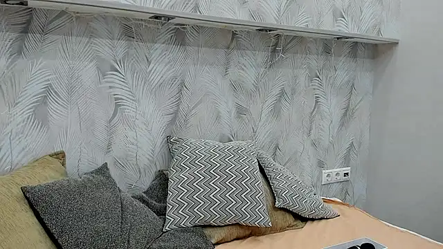 Snapshot of Miss_you_kiss chatting on December 19, 2024, 8:23 am Miss you kiss online show from December 19, 2024, 8:23 am