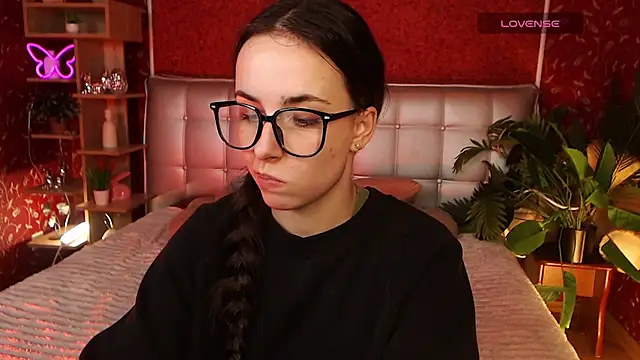 Snapshot of AuroraAksnesss chatting on February 15, 2025, 5:17 pm AuroraAksnesss online show from February 15, 2025, 5:17 pm