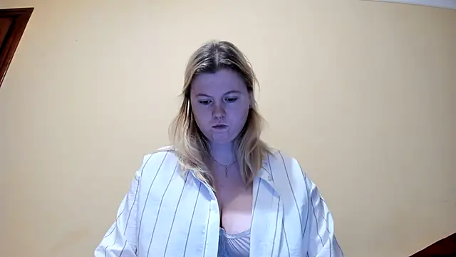 LillyDepp online show from December 2, 2025, 2:23 pm