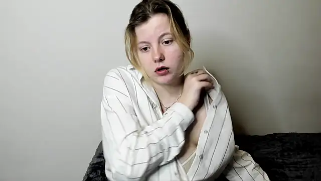 LillyDepp online show from January 11, 2026, 4:01 pm