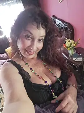 Snapshot of GypsyEsmeralda chatting on April 28, 2026, 7:13 am GypsyEsmeralda online show from April 28, 2026, 7:13 am