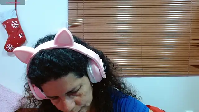 Snapshot of sila_bolum chatting on November 28, 2025, 1:25 pm sila bolum online show from November 28, 2025, 1:25 pm