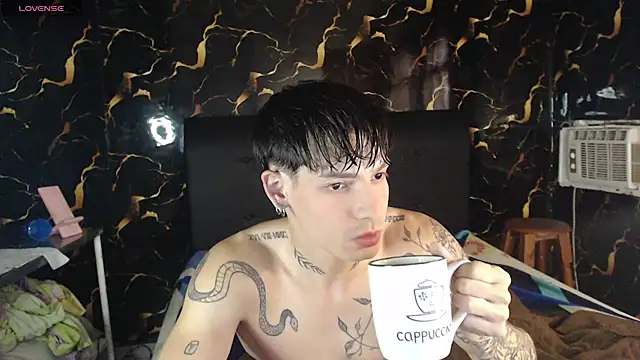 Apolo Hidalgo01 online show from June 26, 2026, 10:14 pm