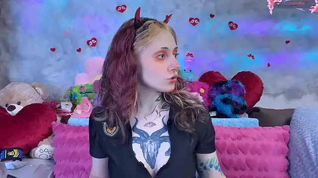 Snapshot of _Devill_Baby chatting on February 19, 2026, 5:53 pm Devill Baby online show from February 19, 2026, 5:53 pm