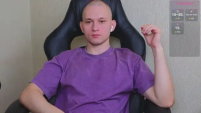 Snapshot of STRONGBEAUTY282 chatting on December 16, 2024, 6:10 am STRONGBEAUTY282 online show from December 16, 2024, 6:10 am