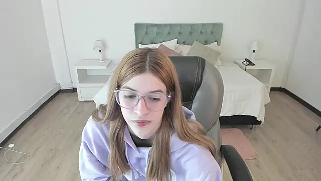 Snapshot of Nora_Vennucci chatting on February 1, 2026, 12:26 pm Nora Vennucci online show from February 1, 2026, 12:26 pm
