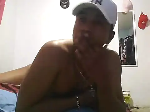 Snapshot of diablonegro69 chatting on December 15, 2024, 2:08 am diablonegro69 online show from December 15, 2024, 2:08 am