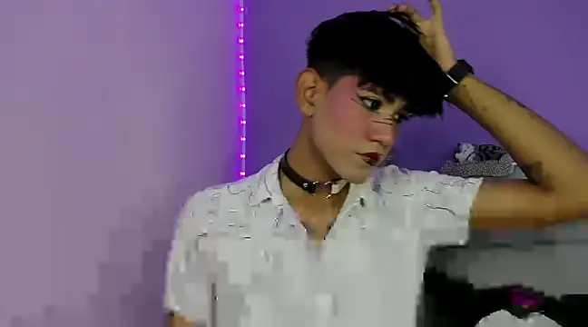 andrew uwu  online show from March 18, 2025, 4:48 pm