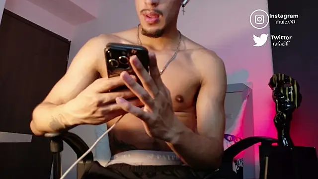 Snapshot of rafael_stone chatting on October 22, 2025, 2:23 am rafael stone online show from October 22, 2025, 2:23 am