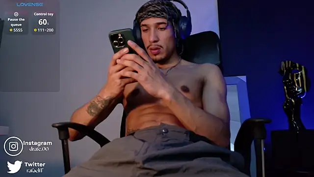 Snapshot of rafael_stone chatting on November 19, 2025, 2:00 am rafael stone online show from November 19, 2025, 2:00 am