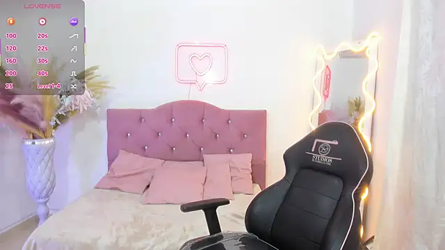 Snapshot of kendra_tay chatting on November 28, 2025, 3:31 am kendra tay online show from November 28, 2025, 3:31 am