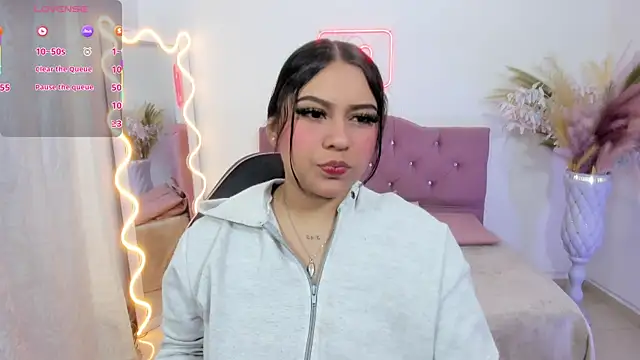 Snapshot of kendra_tay chatting on December 1, 2025, 3:00 am kendra tay online show from December 1, 2025, 3:00 am