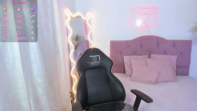 Snapshot of kendra_tay chatting on December 2, 2025, 4:40 am kendra tay online show from December 2, 2025, 4:40 am