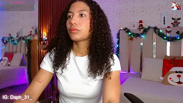 Daphnne tay online show from December 3, 2025, 3:36 am