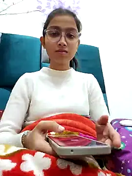 Snapshot of Aleena_Rai chatting on December 6, 2024, 7:34 pm Aleena Rai online show from December 6, 2024, 7:34 pm
