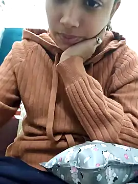 Aleena Rai online show from December 14, 2024, 1:38 pm