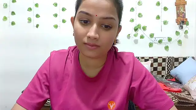 Snapshot of Aleena_Rai chatting on November 8, 2025, 7:45 pm Aleena Rai online show from November 8, 2025, 7:45 pm