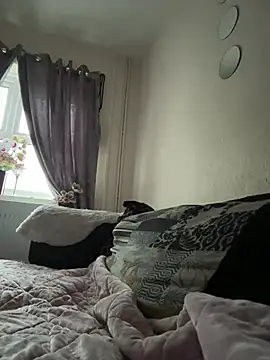 Snapshot of Barbie_26 chatting on December 13, 2024, 10:51 am Barbie 26 online show from December 13, 2024, 10:51 am