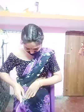 Snapshot of Cute-Simmi chatting on January 12, 2025, 2:56 am Cute-Simmi online show from January 12, 2025, 2:56 am