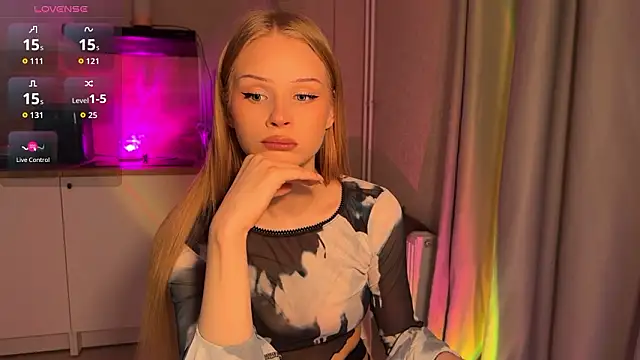 lisa barbie online show from February 22, 2026, 7:34 pm