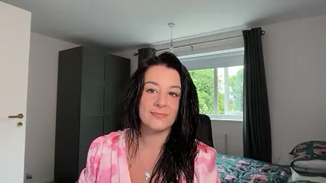 Snapshot of flatwhite0 chatting on June 18, 2026, 7:41 am flatwhite0 online show from June 18, 2026, 7:41 am