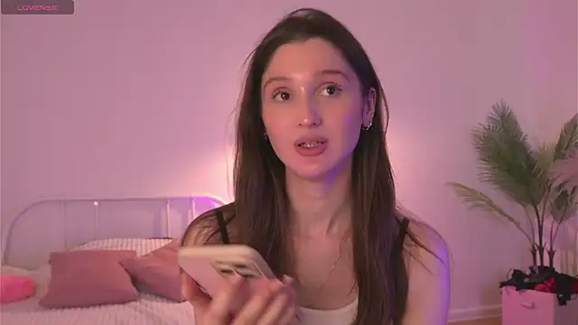 tender babyy online show from October 8, 2025, 2:04 pm