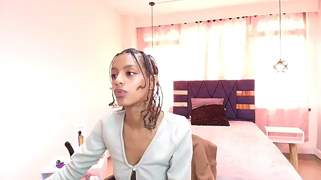 Zia Green online show from February 4, 2025, 12:11 pm