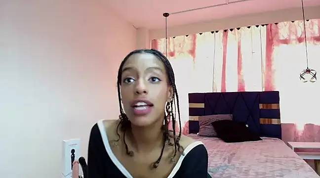 Zia Green online show from February 5, 2025, 3:31 pm