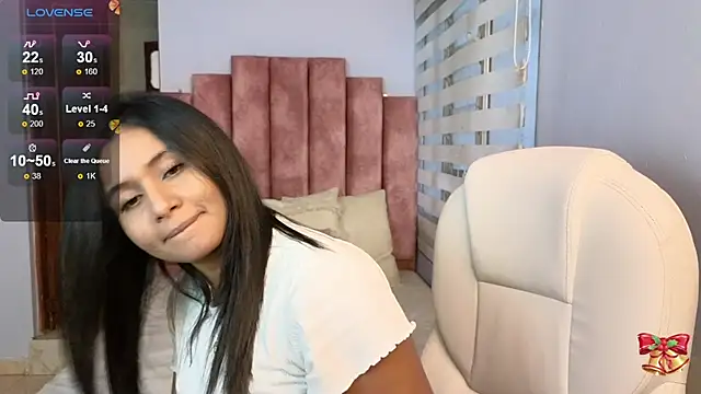 Snapshot of lou_rosse_ chatting on December 17, 2024, 9:16 pm lou rosse online show from December 17, 2024, 9:16 pm