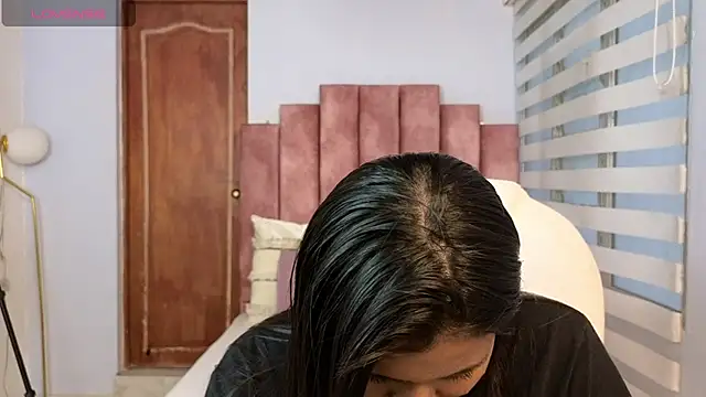 Snapshot of lou_rosse_ chatting on December 23, 2024, 9:40 pm lou rosse online show from December 23, 2024, 9:40 pm