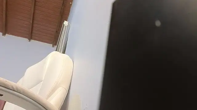 Snapshot of lou_rosse_ chatting on January 25, 2025, 2:58 am lou rosse online show from January 25, 2025, 2:58 am