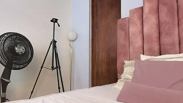 Snapshot of lou_rosse_ chatting on January 31, 2025, 9:16 pm lou rosse online show from January 31, 2025, 9:16 pm