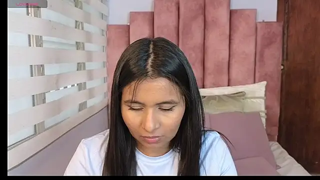 Snapshot of lou_rosse_ chatting on February 6, 2025, 8:56 pm lou rosse online show from February 6, 2025, 8:56 pm