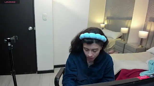 JaneLondon online show from March 18, 2026, 11:46 am