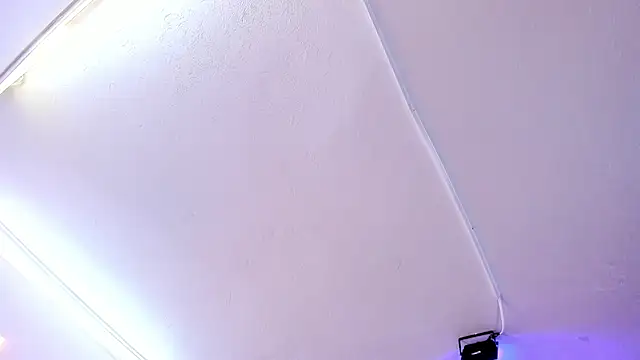 Amy Kiitty  online show from November 23, 2025, 12:27 pm