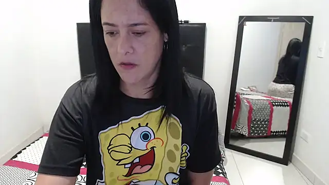 Snapshot of Antonella2_4 chatting on January 6, 2026, 12:20 pm Antonella2 4 online show from January 6, 2026, 12:20 pm