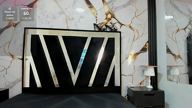 KarinaSimonz online show from December 17, 2025, 7:53 pm