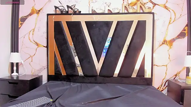 Snapshot of KarinaSimonz chatting on January 7, 2026, 8:00 pm KarinaSimonz online show from January 7, 2026, 8:00 pm