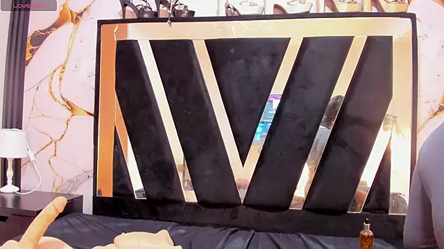 Snapshot of KarinaSimonz chatting on January 8, 2026, 8:00 pm KarinaSimonz online show from January 8, 2026, 8:00 pm